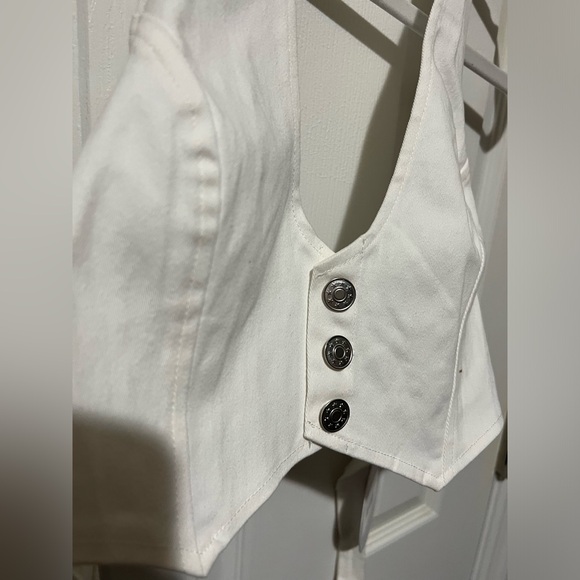 Princess Polly Baltimore Button Down Halter Top - Picture 2 of 5